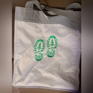 Thirtyone holiday theme Essential tote